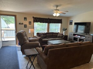 Smart TV - Matt's House - quiet country home, 3 bdrm, near ASV (Laurens)