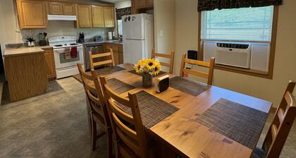 Matt's House - quiet country home, 3 bdrm, near ASV