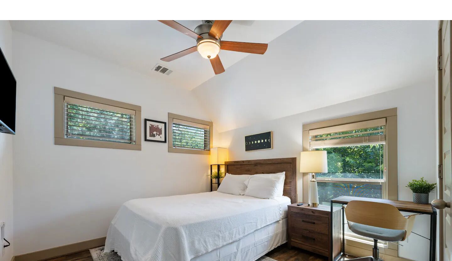 2 chambres, fer et planche à repasser, Wi-Fi gratuit, draps fournis