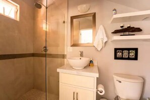 Handtücher, Seife, Toilettenpapier
