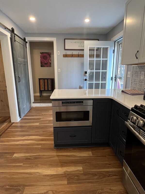 Refrigerador, microondas, horno, placa de cocina