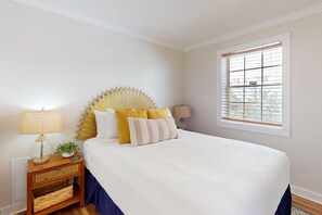 2 soverom, strykejern/-brett, internettilgang og sengetøy