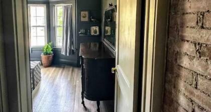 Cleveland Hideaway on Clifton
