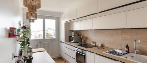 Refrigerador, microondas, horno, lavavajillas