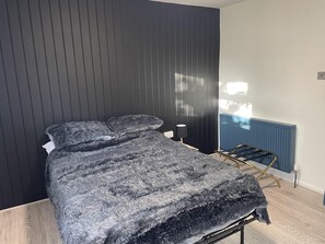 Apartment - Big 2-bed Apartment in Northolt Free Parking (Northolt)