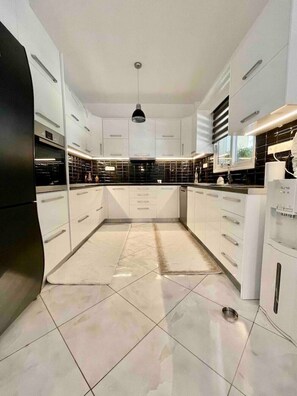 Private kitchen - Cozy place near to airport (Porto Rafti)