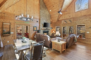 Smart TV, fireplace, stereo