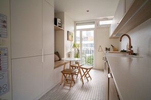 Interior - Spacious apartment with view of the Eiffel Tower (Paris)
