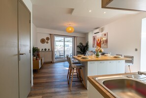 Dining - Bright cocoon in downtown Cagnes-sur-Mer (Cagnes-sur-Mer)