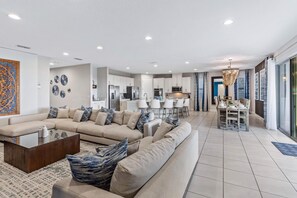 Smart TV, video games, stereo - Arcades, Hot Air Balloon Bed, Pool Table, 10 Mins to Disney: Wonderful Worlds (Kissimmee)