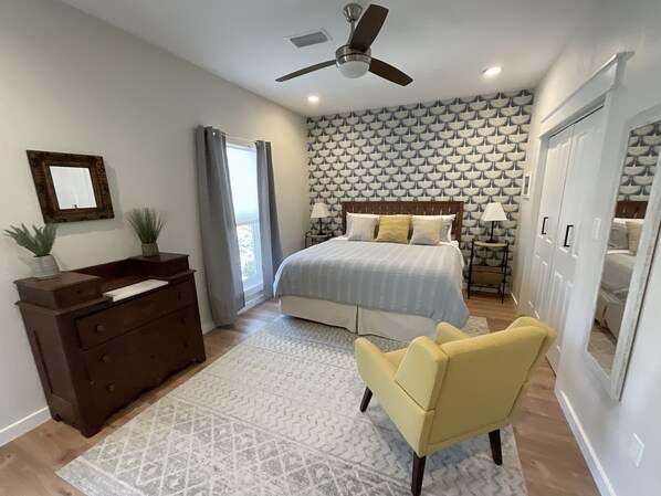 2 bedrooms, desk, iron/ironing board, WiFi