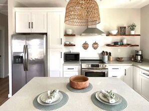 Oven, stovetop, dishwasher, coffee/tea maker - Laurel Breeze Cozy 2BR 2BA | Affordable & Pet Friendly (Gulf Breeze)