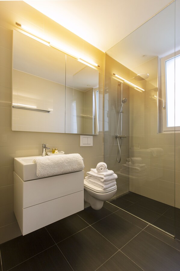 City Studio | Bathroom