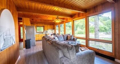 New Charming Chalet with Lake Winni Views