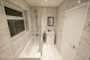 Amenidades de baño ecológicas, secadora de cabello, toallas