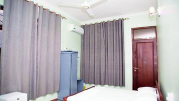 Individuelt innredet, skrivebord, skrivebord for bærbar PC og lydisolert