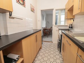 Kühlschrank, Geschirrspüler, Wasserkocher, Toaster