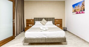 Bureau, fer et planche à repasser, lit parapluie, Wi-Fi gratuit