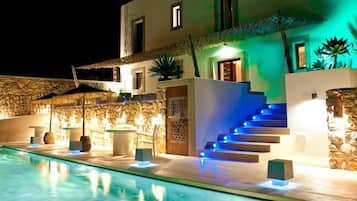 Indoor pool, outdoor pool