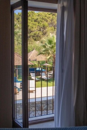 Junior Suite, Pool View