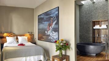 Junior Suite, 1 King Bed with Sofa bed