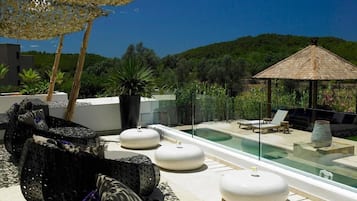 Piscina coperta, piscina all'aperto