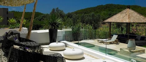 Indoor pool, outdoor pool