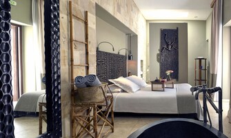 Minibar, decoración personalizada, wifi gratis y ropa de cama 