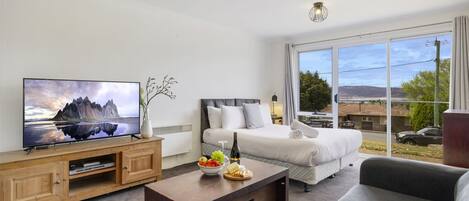 1 chambre, fer et planche à repasser, Wi-Fi, draps fournis