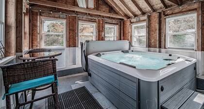 Our charming cottage and bunkhouse invites you to experience a lakeside getaway!