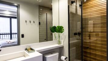 Basic Apartment | Bathroom