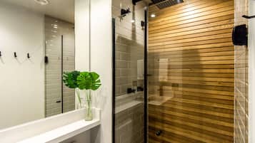 Basic Apartment | Bathroom