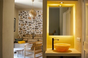 Double Room, Balcony | Minibar, free WiFi