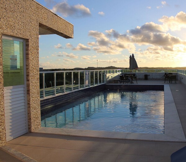 Apartamento | Piscina | Una piscina cubierta, una piscina al aire libre