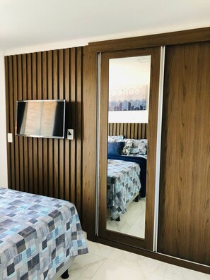 Iron/ironing board, free WiFi, bed sheets