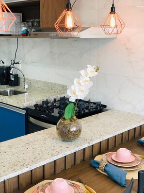 Apartment | Private kitchen | Blender, cookware/dishes/utensils - Makambira Residence Porto de GalinhaS (Ipojuca)