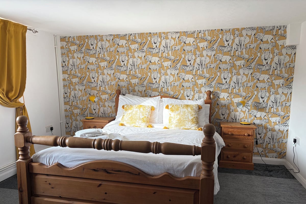 Economy Double Room, Shared Bathroom
