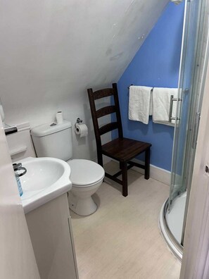 Single Room | Bathroom - Captain Howey Hotel (New Romney)