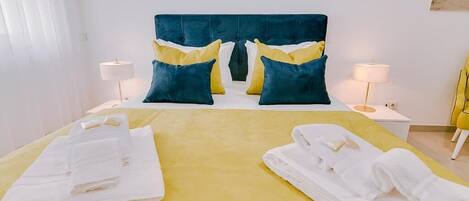 Iron/ironing board, free WiFi, bed sheets