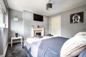 3 bedrooms, iron/ironing board, free WiFi, bed sheets