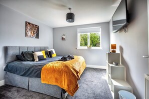 3 chambres, fer et planche à repasser, Wi-Fi gratuit, draps fournis