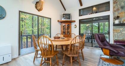 Thornburg Lodge - Lakefront Resort