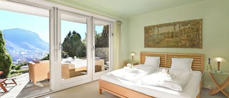 Standard Townhome, Multiple Bedrooms, Mountainside (Feeling Home Lugano) | 2 bedrooms, laptop workspace, iron/ironing board, free WiFi