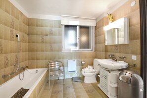 Standard Townhome, Multiple Bedrooms, Mountainside (Feeling Home Lugano) | Bathroom | Combined shower/tub, hair dryer, bidet, towels