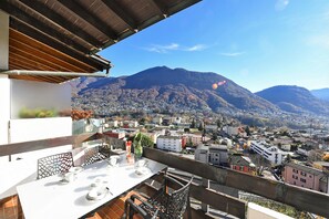 Standard Townhome, Multiple Bedrooms, Mountainside (Feeling Home Lugano) | Outdoor dining