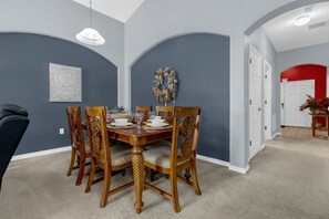 Dining - Home in Davenport close to Parks w/Pool (Davenport)