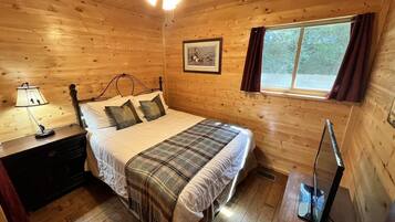 4 bedrooms, travel crib, free WiFi, bed sheets