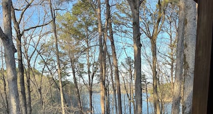 Lakeside Lodge for family fun with game room and covered deck! Fish & Swim!!!