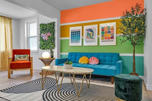 Art Deco Den: Crib | Pet | Free Prkg | Fire TV
