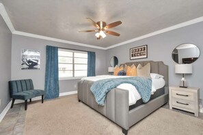 4 bedrooms, desk, iron/ironing board, WiFi